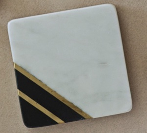 Juego de Posavasos Cuadrados de Madera y Resina Artesanal de Nogal, 10mm y 5mm, Diseño Clásico para Oficina y Hogar, Elegantes Posavasos para Bebidas - Product Image 3