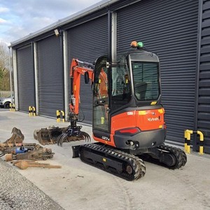 Livraison rapide disponible pour la mini-pelle U27-4 Kubota avec attelage rapide hydraulique Équipement de construction de qualité supérieure - Product Image 4