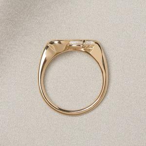 Bague en or 14 carats avec diamant de laboratoire de coupe ovale de luxe, bijoux de mariage élégants, design classique, fabricant d'exportation en gros - Product Image 3