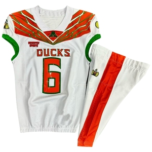 Nueva llegada Durable Kids Football Jersey Sublimación personalizada Uniformes de fútbol americano - Product Image 3