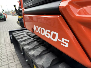 Mini-excavatrice sur chenilles Kubota KX060-5, 6 tonnes, compacte, avec boîte de vitesses, pour travaux de construction et agricoles - Product Image 5
