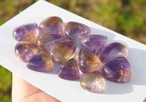 อเมทรีนธรรมชาติทรงหลังเบี้ย คุณภาพสูง เปลี่ยนสีได้ ผ่านการรับรองโดยบุคคลที่สาม ผลิตเพื่อการสร้างสรรค์เครื่องประดับชั้นดี สีสมดุล - Product Image 2