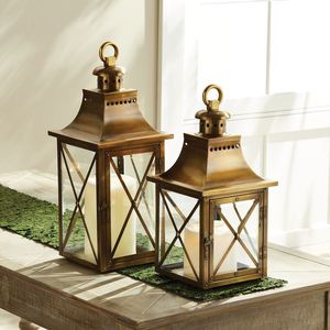 Lanterne en laiton avec un design intemporel adapté pour améliorer l'affichage de table de décoration intérieure ou suspendre des luminaires suspendus - Product Image 2