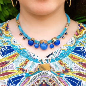 Collar de cuentas de ágata azul con detalles de latón - Product Image 3