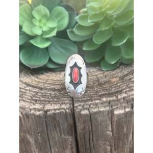 Anillo Vintage Navajo Hecho a Mano con Incrustaciones de Piedras Preciosas, Coral y Plata de Ley, Talla 6, Anillo de Uso Diario - Product Image 1