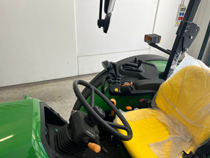 Tractor John Deere de 130HP, Tractor Agrícola de Servicio Pesado, Tractor Utilitario Agrícola - Product Image 3