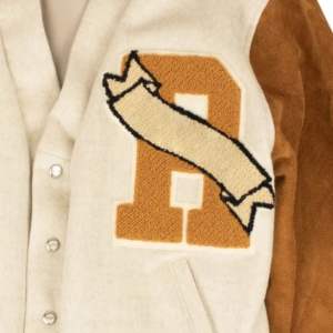 Cardigan Unisexe en Laine Acrylique Chenille Beige de Haute Qualité, Vêtements Grecs en Tricot avec Bouton sur le devant, Logo, Style Street Wear - Product Image 3