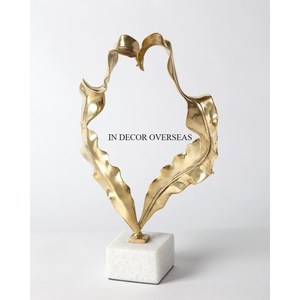 Escultura chapada en oro de Metal resistente de diseñador de concha de mar para accesorios de Decoración de mesa de hogar y Hotel al precio más bajo - Product Image 5