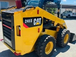 Chargeuse compacte sur pneus JCB 270T 2021 avec moteur Yanmar 74 CV, hydraulique TOSHIBA – Puissance, sécurité et confort dans une conception compacte. - Product Image 2