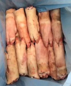 Oferta Premium al por Mayor: Patas de Cerdo Frescas, Bajas en Sal y Grasa, en Bolsas de 5kg y 10kg, Marca Trotters - Product Image 1