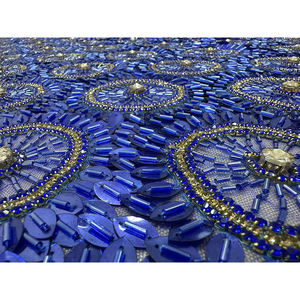 Tissu en maille perlée léger en polyester/coton Royal Sapphire avec des détails métalliques tissés – En stock - Product Image 3