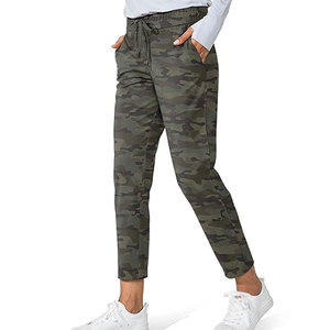 Pantalones Deportivos con Estampado de Camuflaje y Logotipo Personalizado al por Mayor, Diseñados con Corte Holgado y Tela Cómoda para un Estilo Urbano - Product Image 1
