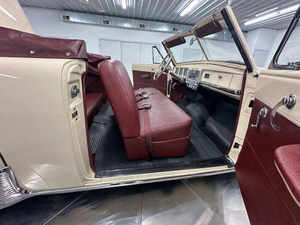 2022 Usado con Caja de Cambios Automática, Volante a la Izquierda, Interior Oscuro de Tela, Combustible Eléctrico, Tamaño de Neumáticos R18 - Product Image 4