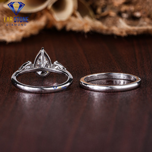 แหวนทองคำขาวประดับเพชรทรงลูกแพร์และทรงกลม น้ำหนัก 1.906 กะรัต โดย Lab-Stone / สุดยอดแห่งความหรูหรา / สี EF-VS - Product Image 4