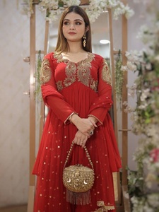Ensemble Sharara en Soie Rouge Premium Unity Luxure avec Dupatta en Tulle Brodé - Product Image 4