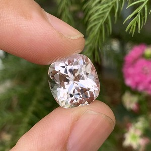 Coussin en Morganite Rose Pêche Naturelle Pierre Précieuse à Facettes Non Traité Pierre Libre pour Loupe de Bijoux Propre - Product Image 1