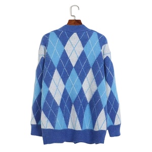 เสื้อไหมพรมลายอาร์ไกล์คุณภาพสูงสำหรับฤดูใบไม้ร่วงและฤดูหนาว คอวี สีสันตัดกัน กระดุมแถวเดียว ผ้าขนแพะโมแฮร์ ยับยาก ระบายอากาศได้ดี สำหรับผู้หญิง - Product Image 2