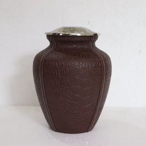 Urna Funeraria de Alta Calidad Cubierta de Cuero para Cenizas Humanas, Urnas Clásicas para Cremación y Urnas Conmemorativas, Proveedor de la India - Product Image 1