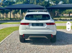 Jaguar E-Pace D150 AWD 2019 d'occasion à prix abordable - À vendre - Product Image 6