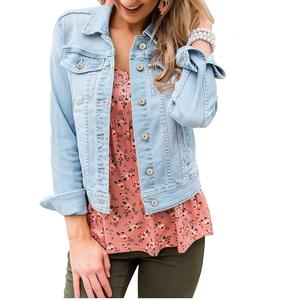 Chaqueta vaquera con botones alargados de talla grande, Chaqueta vaquera azul en blanco con logotipo personalizado, bolsillos delanteros elegantes, Chaquetas vaqueras transpirables para niñas - Product Image 1