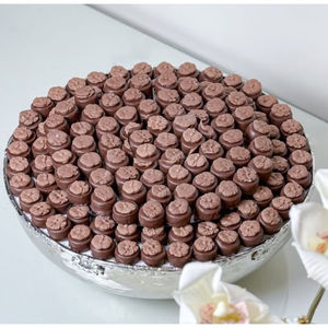 Bol à chocolat décoratif pour célébrations et occasions spéciales vintage en métal blanc de meilleure qualité avec support à dessert doré - Product Image 2