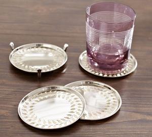 Sous-verres classiques en acier inoxydable magnifiquement conçus pour les tables basses de boissons aspect antique luxueux sensation écologique faite à la main - Product Image 1