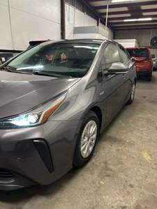 Voiture d'occasion de qualité et abordable, Toyota Prius LE 2021, conduite à gauche - Product Image 3