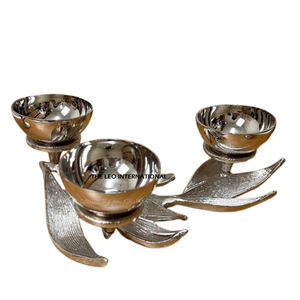 Juego de 3 cuenco de fruta seca para servir comida decorativa para el hogar de estilo japonés moderno de Metal de aluminio Chapado en plata - Product Image 1