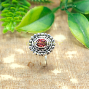 Anillo de Plata de Ley 925 con Piedra Preciosa de Granate Rojo, Anillo Hecho a Mano con Diseño Único, Anillo de Compromiso, Joyería de Granate, Regalo para Mujer - Product Image 5