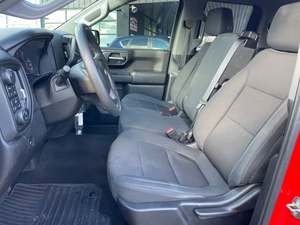 Camioneta Chevrolet Silverado 1500 Custom 2020 Usada en Excelentes Condiciones - Product Image 4