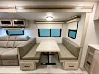 Caravane hybride abordable 4x4 moderne pour 4 personnes, remorque de camping confortable pour les voyages tout-terrain, mini-camping-cars pour le camping