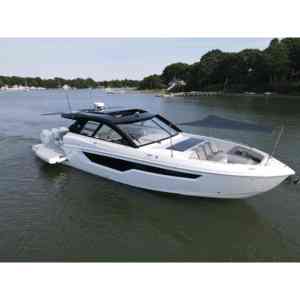 Cruisers Yachts 50 GLS OB 2025, yacht de luxe pour patrouille/visite touristique/pêche, moteur hors-bord Mercury, capacité de carburant de 660 gallons - Product Image 2