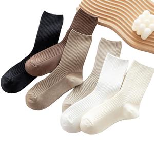 ถุงเท้าผู้หญิงคุณภาพสูง ผลิตจากใยฝ้ายและใยไผ่ เหมาะสำหรับฤดูร้อน เล่นฟุตบอล นุ่ม สบาย ระบายอากาศได้ดี แห้งเร็ว ถุงเท้ากีฬา - Product Image 4