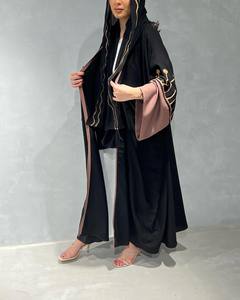 Abaya en soie noire faite à la main avec une belle broderie blanche, tenue de fête musulmane traditionnelle pour adultes - Product Image 6
