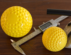 Balles à fossettes de couleur logo OEM pour la pratique de la frappe et de la mise en place de la machine à lancer pro softball - Product Image 2