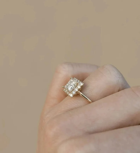 Anillo de compromiso de Halo de diamante cultivado en laboratorio de corte princesa de 2,00 quilates, joyería fina para regalo de aniversario, oro amarillo de 14 quilates - Product Image 3