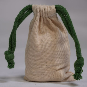 Elégant sac à poussière en flanelle souple en coton écologique avec cordon de serrage, sac à main de vêtements promotionnel à la mode avec impression de logo personnalisé - Product Image 4