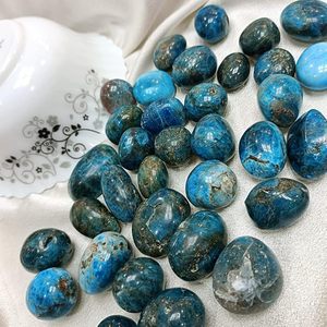 Vente en gros Apatite bleue polie Pierres roulées Cristaux de guérison semi-précieux naturels pour la fabrication et la décoration de bijoux - Product Image 3