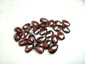 Mozambique ลูกแพร์สีแดงโกเมน briolette ตัดอัญมณีหลวมธรรมชาติขายส่งเป็นกลุ่มได้รับการรับรองคุณภาพสูง - Product Image 6