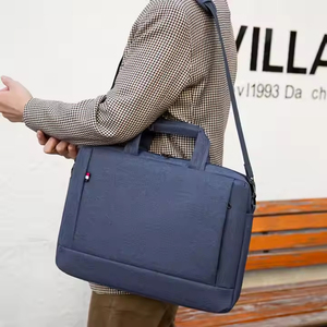 Bolsa de manga para computadora portátil Bolsa unisex de oficina ligera resistente a impactos OEM personalizado Hecho en Vietnam - Product Image 6
