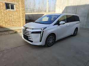 รถยนต์ไฟฟ้าความเร็วสูง GAC Trumpchi E8 ปี 2025 - Product Image 3