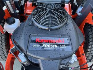 เครื่องตัดหญ้าแบบ Zero Turn ยี่ห้อ Kubota รุ่นปี 2025 เครื่องยนต์ 4 จังหวะ สูบเดียว 51.7 ซีซี ระดับอุตสาหกรรม ใช้พลังงานแบตเตอรี่ 58V สีแดง รับประกัน 3 ปี - Product Image 2