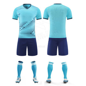 Ensembles de vêtements de football à séchage rapide pour hommes maillots de sport d'équipe bon marché fabriqués en France et au Pakistan - Product Image 2