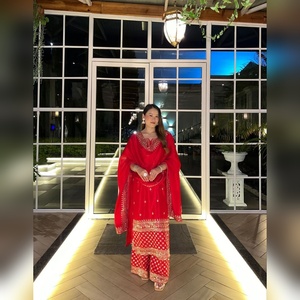 Conjunto de salwar kameez sharara chinon multicolor de estilo moderno con detalles de trabajo en resham y dupatta elegante, colección 2025 - Product Image 5