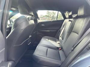 CleAN 2023 To-yo-ta Ve_n_za XLE AWD - Product Image 3