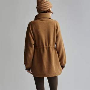 Veste en polaire Sherpa à demi-fermeture éclair pour femmes élégantes avec col haut, idéale pour le style hivernal de tous les jours - Product Image 6