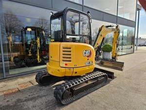 Mini Excavadora Caterpillar 301.7 Usada Importada de Alta Calidad, 7 Toneladas, Modelo 2016, PLC y Bomba, Precio Bajo en Venta - Product Image 3