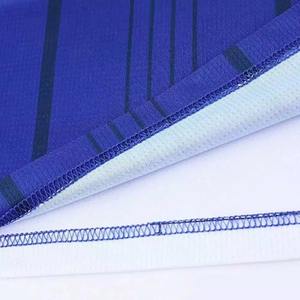 Vente en gros d'uniformes de basket-ball avec logo personnalisé pour hommes, vêtements de sport respirants pour jeunes avec nom d'équipe imprimé, vêtements de basket-ball - Product Image 3