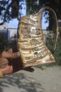 Taza de cuerno de búfalo hecha a mano de calidad Artesanías naturales para hoteles Hogar y fiestas para beber - Product Image 3