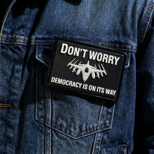 Parche de PVC 3D Democracy personalizado, insignia de logotipo en relieve de goma suave con respaldo de gancho para chaquetas, bolsos, gorras, accesorios - Product Image 4